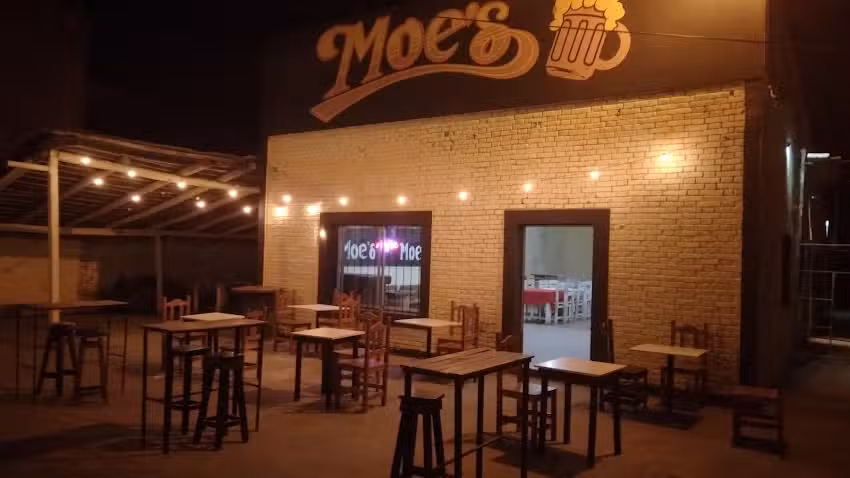 Moe&rsquo;s Music Bar