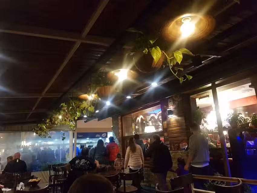 Monet Rest&oacute; Bar