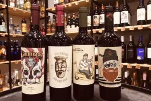 Mr Gregor Parador de Bebidas