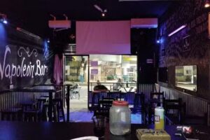 Napoleon Bar