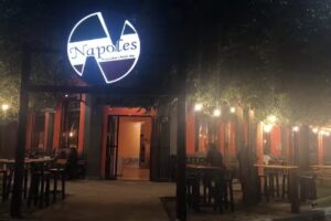 Napoles Resto Bar