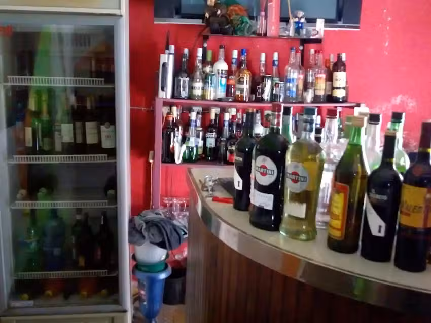 &ldquo;OASIS&rsquo; Bar!