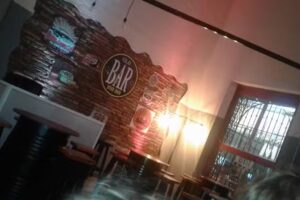 Old Bar Trish Food-Pub