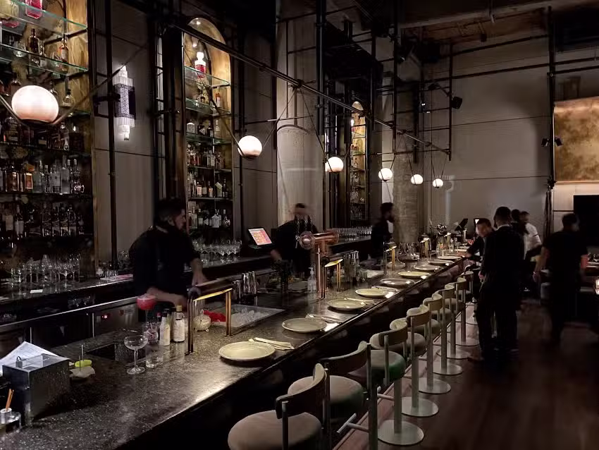 OSTEN restaurante & bar