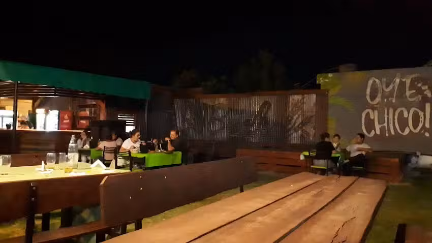 Oye Chico Patio Cervecero/Kiosko