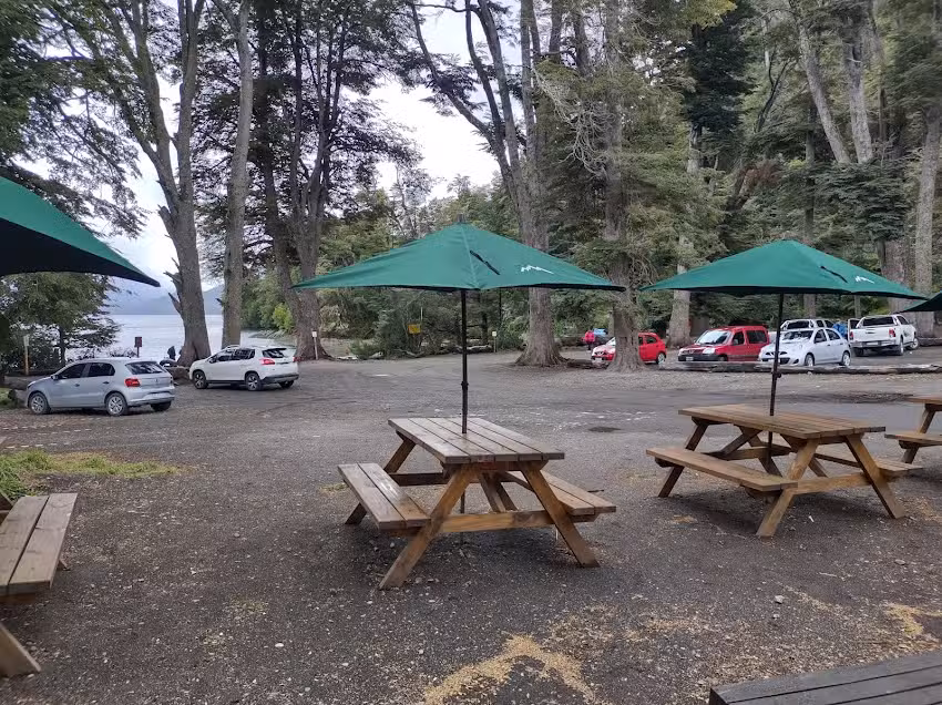 Parador Bah&iacute;a Guardaparque Lago Espejo