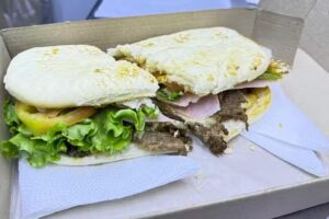 Patio de Cervezas y Sándwiches TERRAZAS