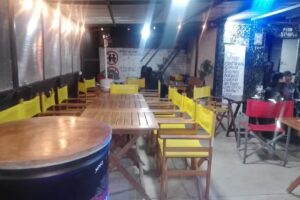 Patio gastron&oacute;mico y cervecero Simon