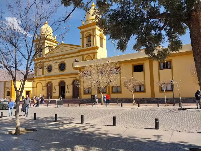 PE&Ntilde;A Y PARRILLA DE LA PLAZA, CAFAYATE Salta Argentina