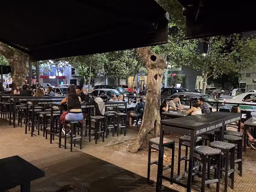 Pe&ntilde;&oacute;n del &Aacute;guila La Plata Diagonal