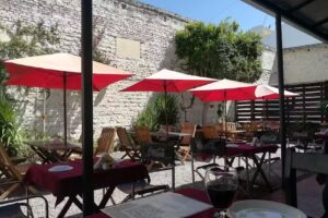 Pilares Grill & Drinks