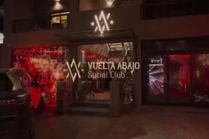 Piso Cero Terrace by Vuelta Abajo Social Club