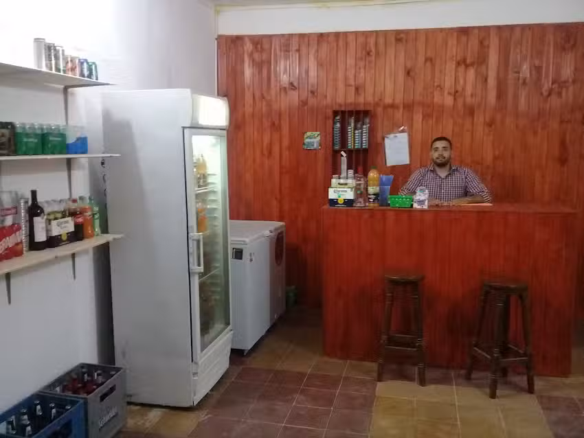 Punto de Encuentro drugstore minibar