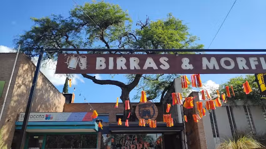 Que Pinton Cervecer&iacute;a