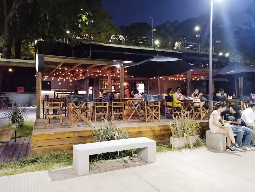 Regulus bar & food