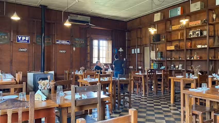 Restaurant / Ramos Generales &ldquo;El Para&iacute;so&rdquo;