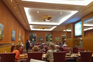 Restaurante El Mesón Restaurant & Bar