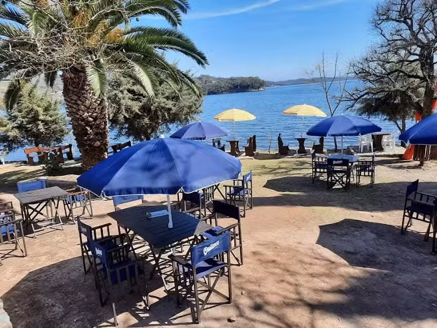 Resto Bar LA ISLA (Cadillal)