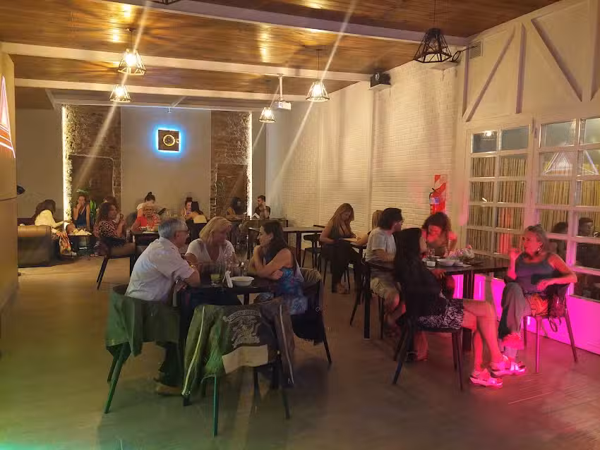 Restobar Utop&iacute;a