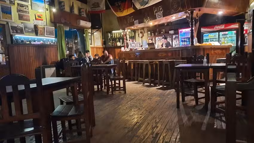 Roger&rsquo;s Pub