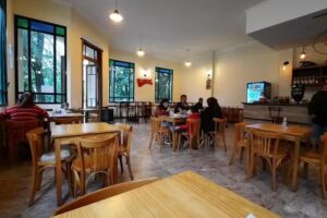 Royal Racer Caf&eacute;