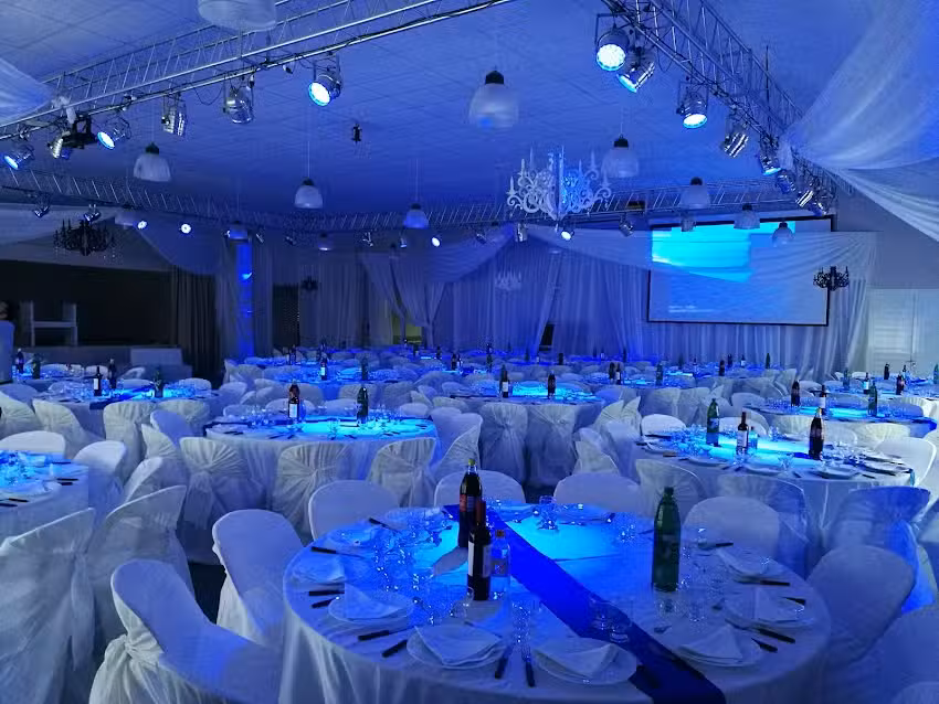 Salon de usos multiples 8 de noviembre