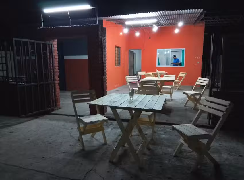 Sandwicheria y pizzer&iacute;a LAS REYNAS