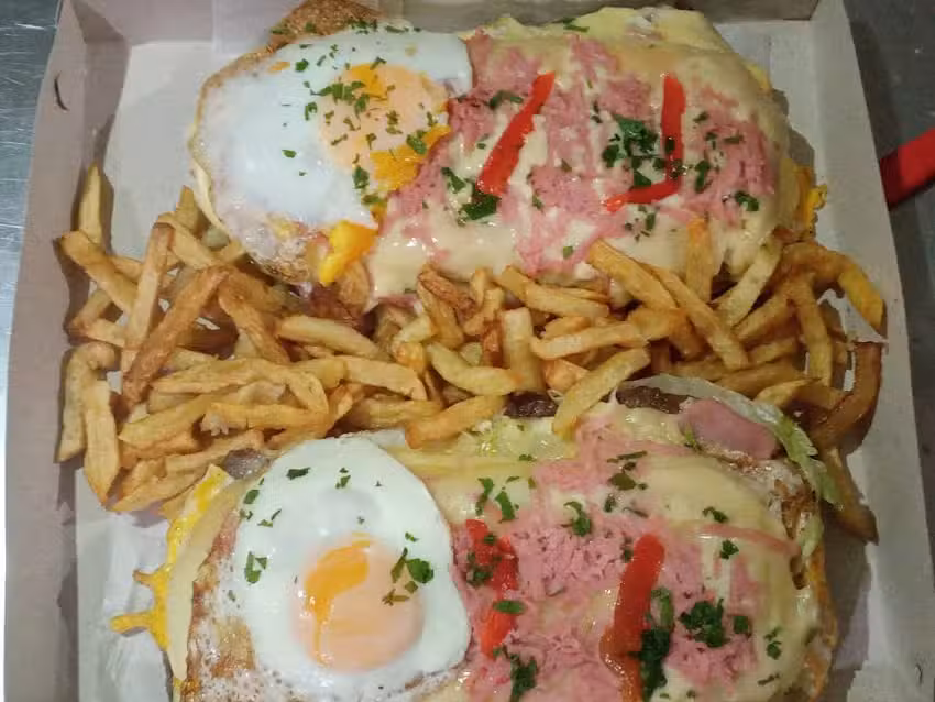 Sangucheria Y Pizzer&iacute;a San Esteban!