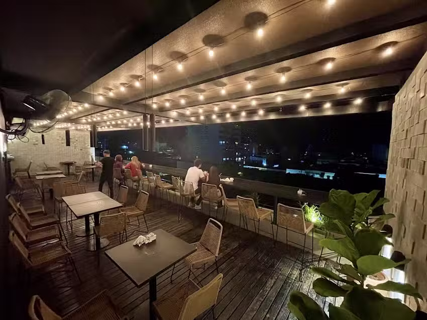 Tajy Rooftop Bar