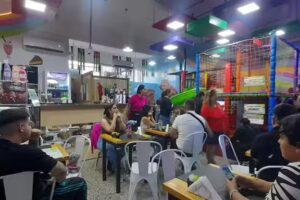 TATETI AFTER SCHOOL bar de chicos