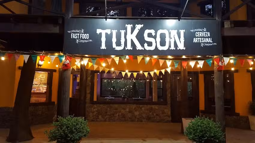 Tukson Bar & Grill