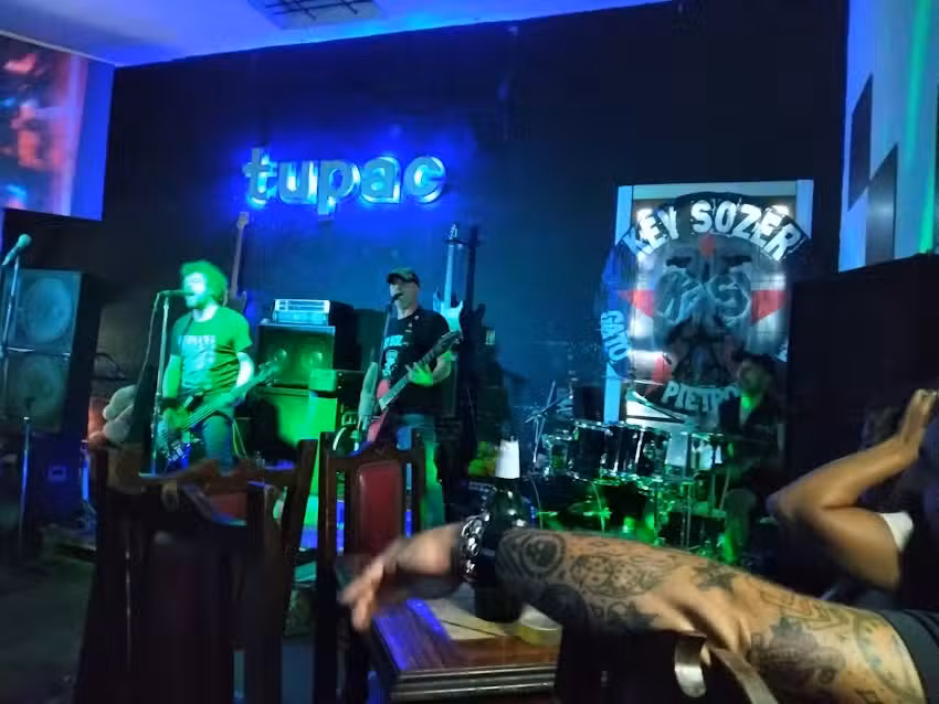 Tupac Bar
