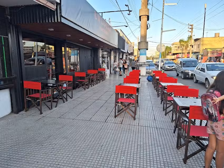 Un Lugar Resto Bar &ndash; Alberti