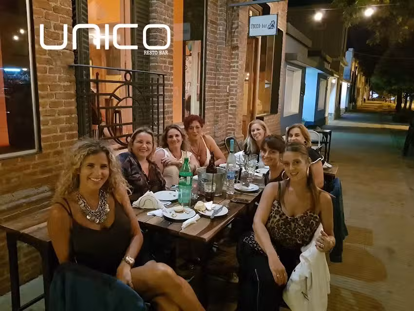&Uacute;nico Bar