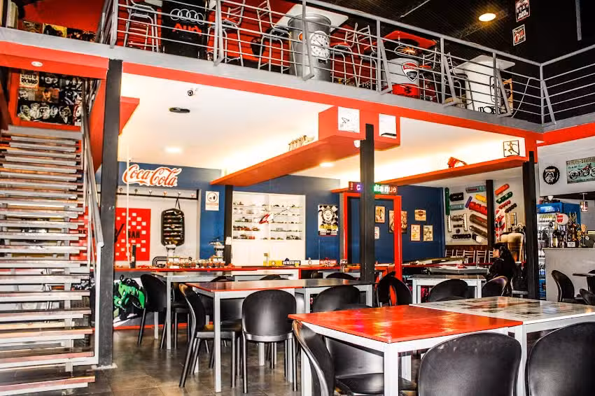 V8 Resto Bar