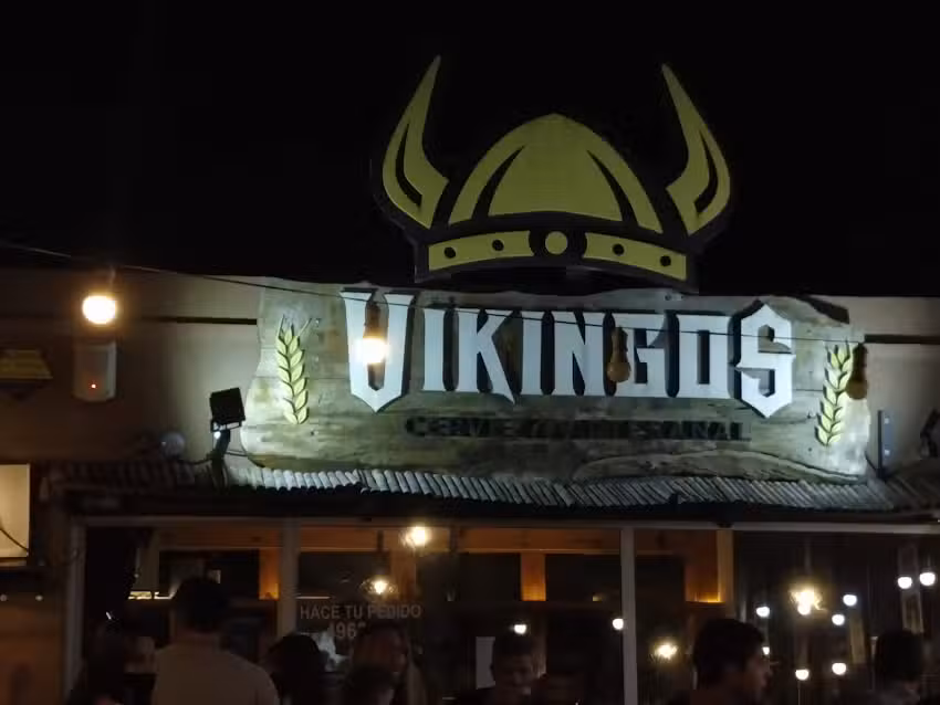 Vikingos &ndash; Cerveza Artesanal y Cocteler&iacute;a