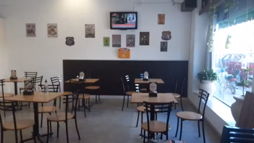 Vintrash Cafe &ndash; Bar